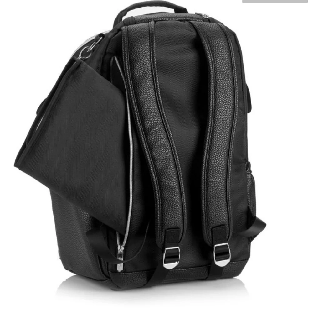 Itzy Ritzy Black Diaper Backpack with Tassel Charm 🖤🖤